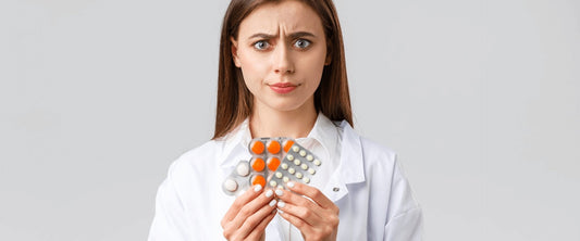 Saiba os malefícios do excesso de remédios para cólica menstrual e alternativas de tratamento