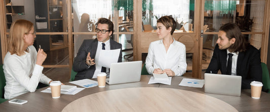 Já foi interrompida por um homem? Conheça o que é manterrupting e outras atitudes machistas