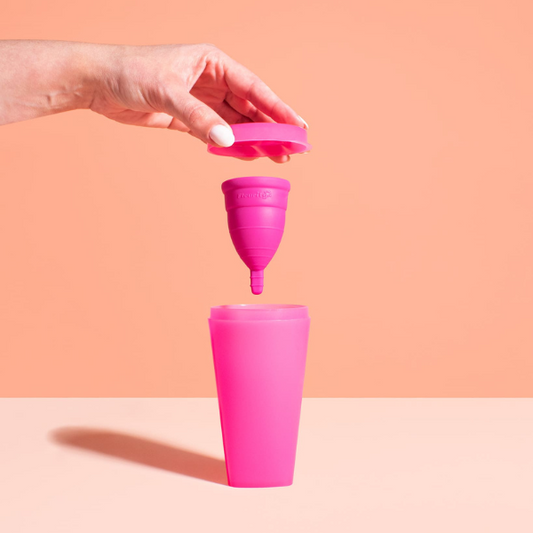 Kit Coletor Menstrual e Copo Esterilizador com Aplicador de brinde - Advertorial
